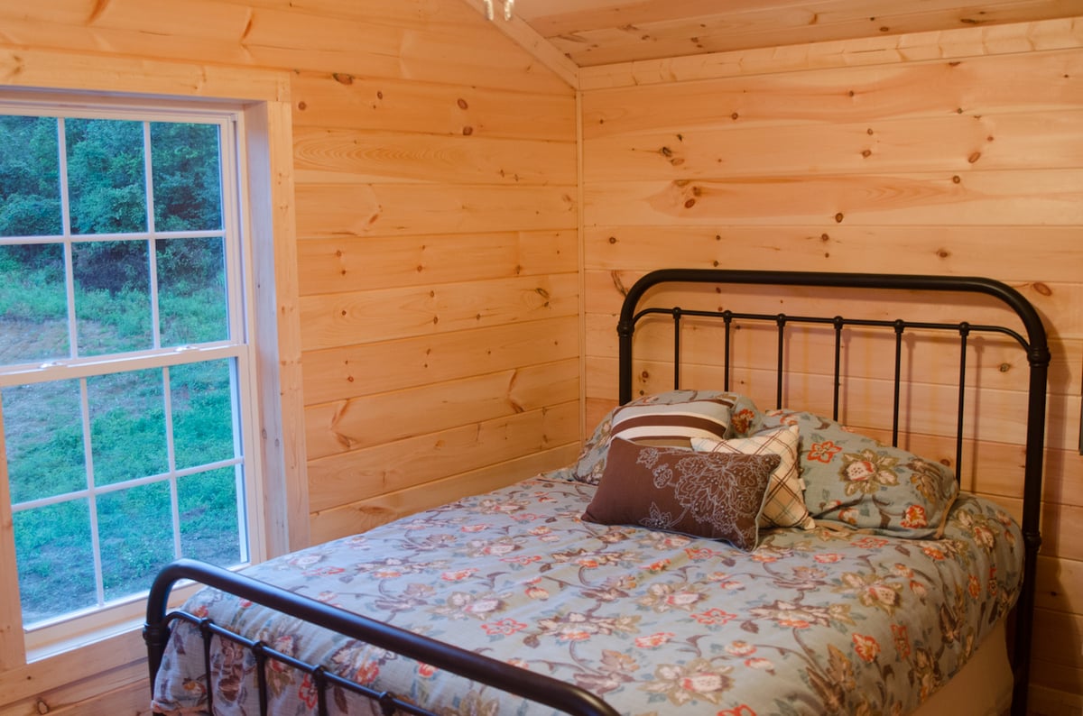 Cabin-3-Guntersville-Lake-Cabin-Bedroom1