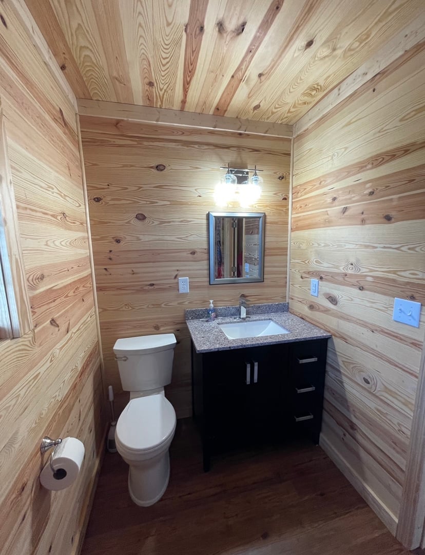 Cabin2-Guntersville-Lake-Cabin-Bathroom-1-View1