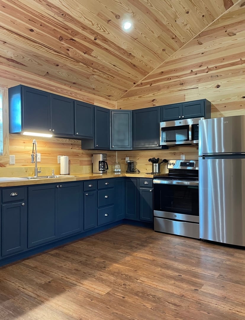 Cabin2-Guntersville-Lake-Cabin-Kitchen