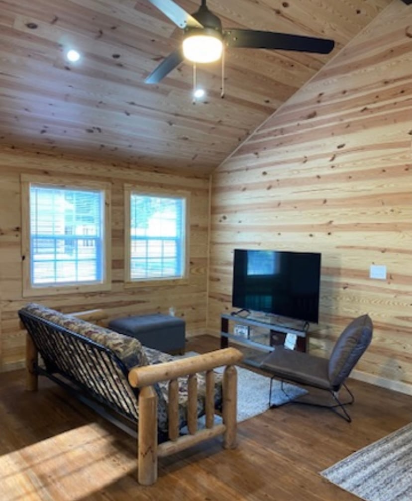 Cabin2-Guntersville-Lake-Cabin-Living-Area