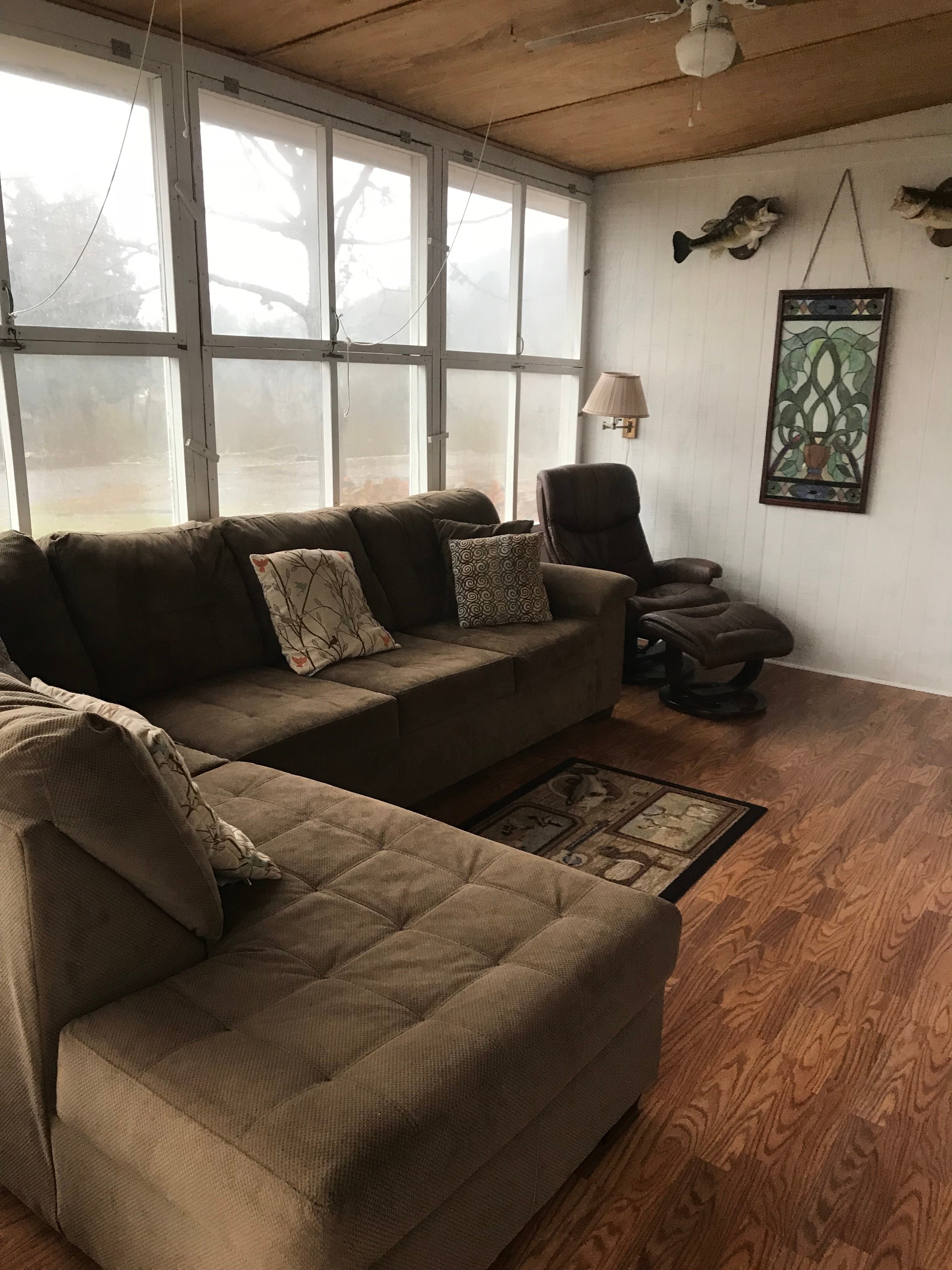 Main-Guntersville-Lake-Cabin-Living-Room-View2